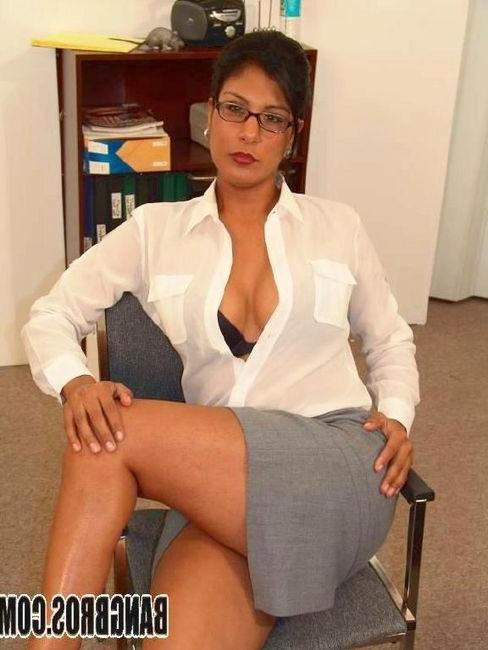 15P MILF secretary Priscilla having a job interview