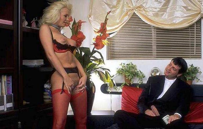 19P gorgeous mature secretary pleasing her boss