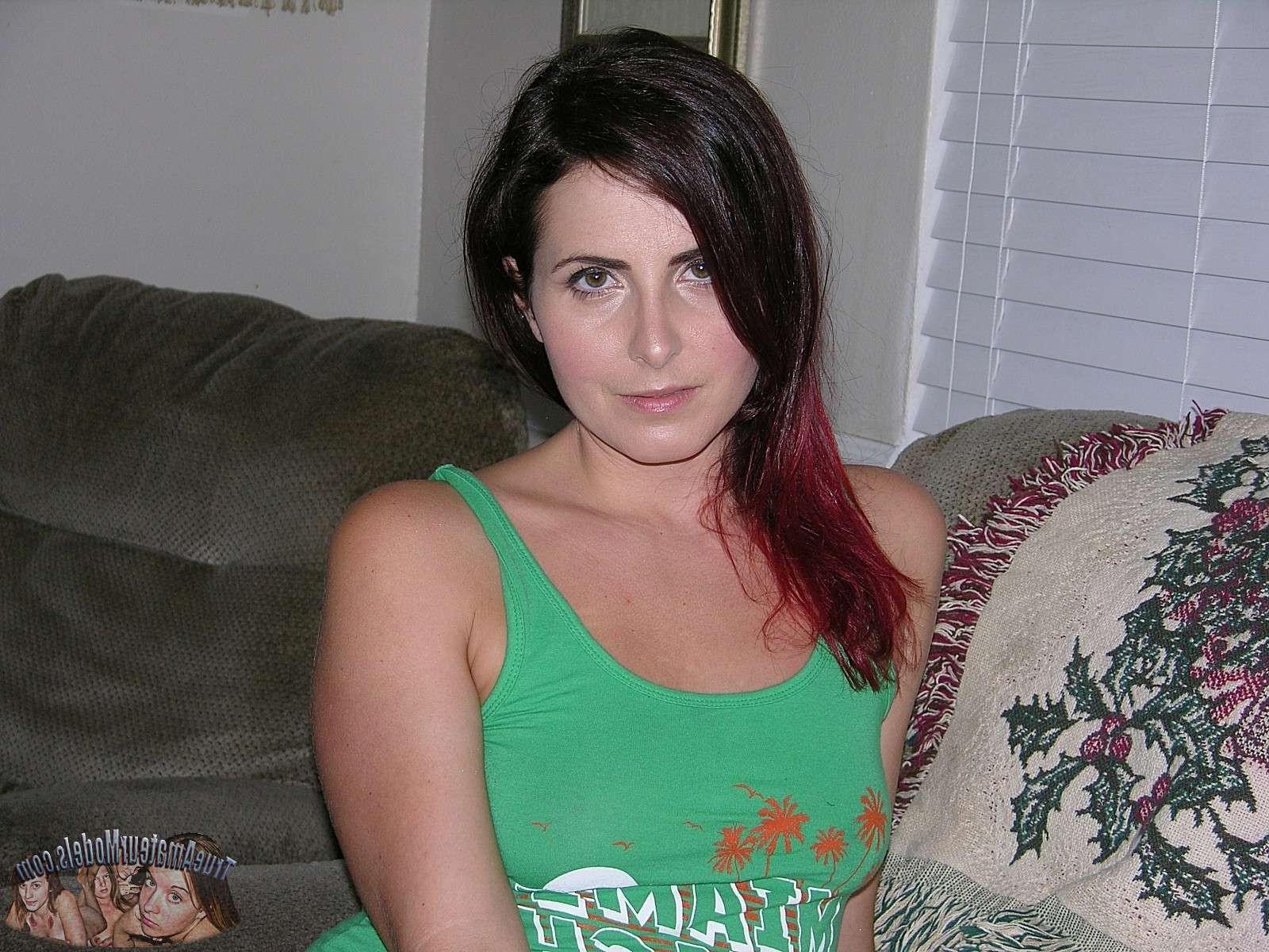 8P Mature brunette soccer mom