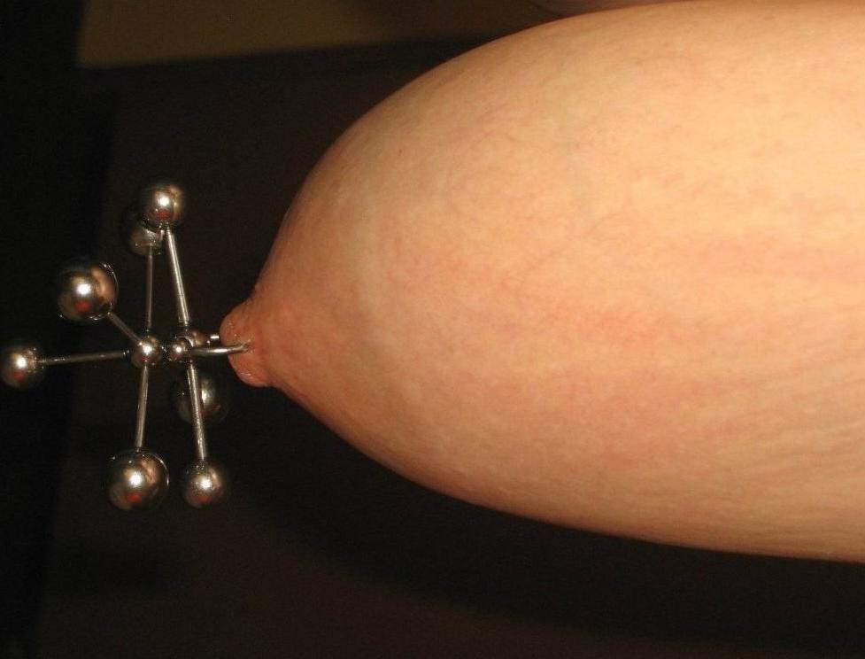 11P Extreme tattoo and piercing