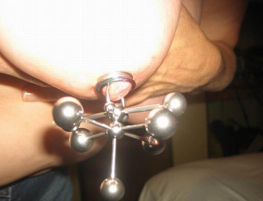 11P Extreme tattoo and piercing