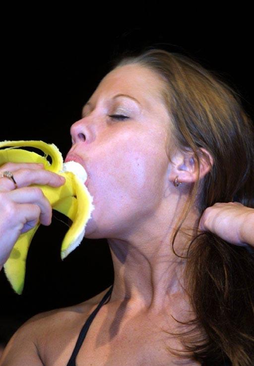 15P contest where spring break babes deepthroat banana