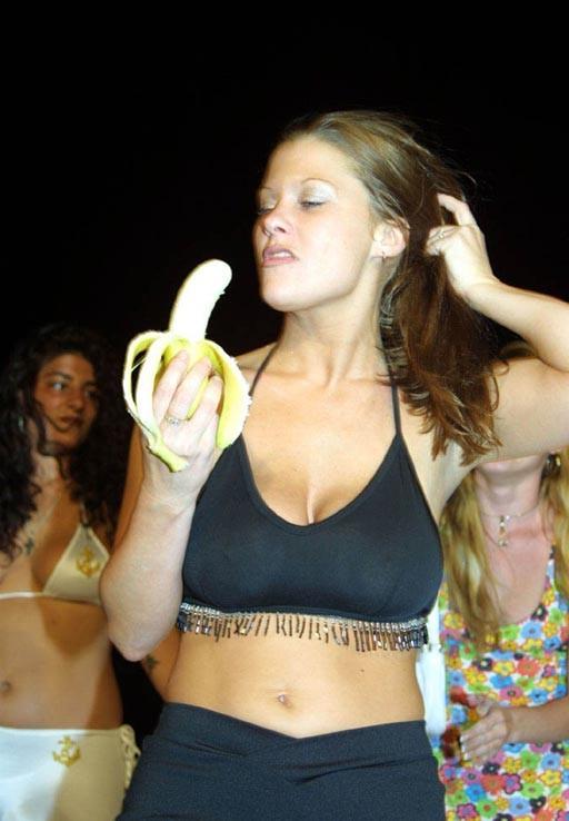 15P contest where spring break babes deepthroat banana