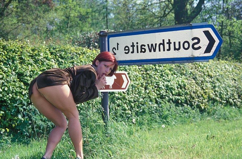 13P Scotish exhibitionist flashing outside