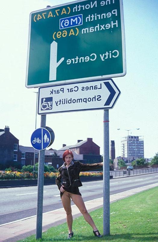 13P Scotish exhibitionist flashing outside