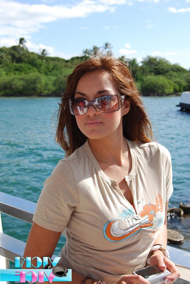 16P Candid vacation pics of teen
