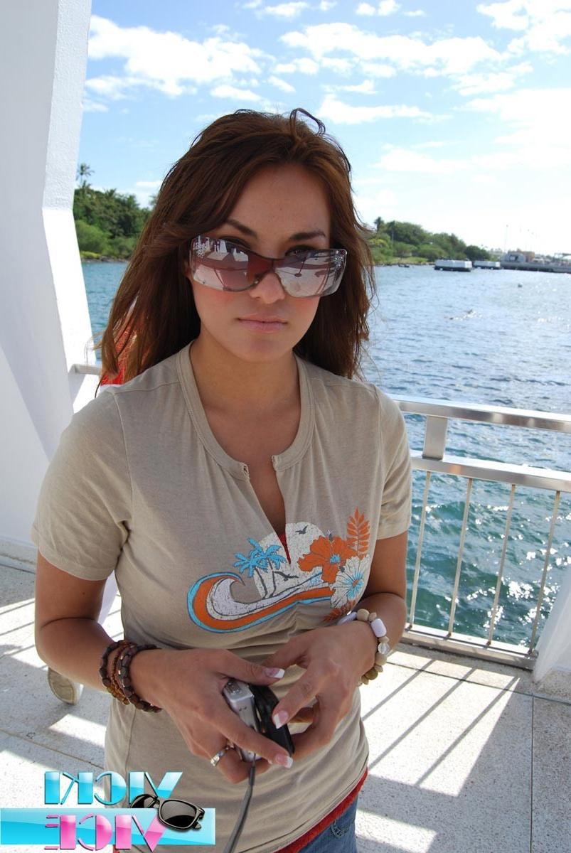 16P Candid vacation pics of teen