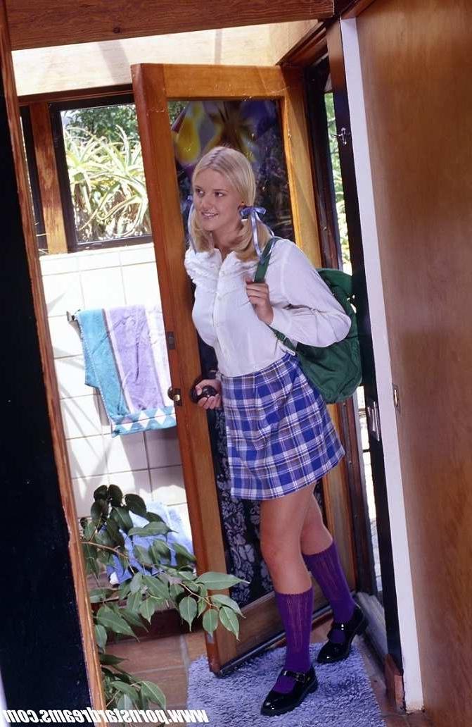 15P Hannah Harper School Chick Fucked In Rubber Pool