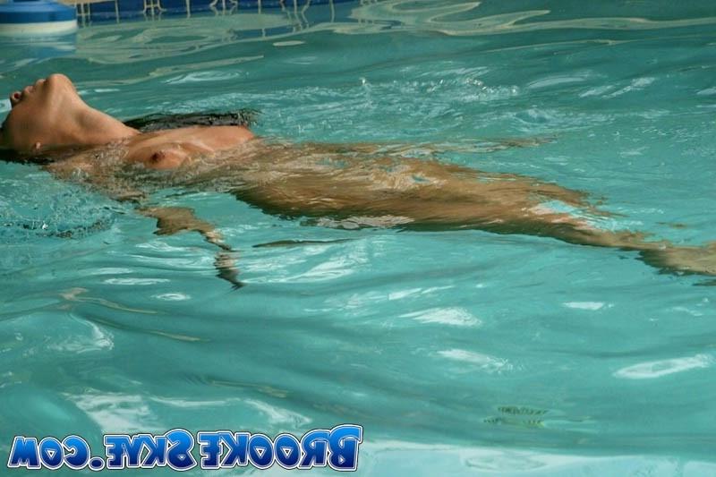 20P Hot Teen Swimming Outside Naked