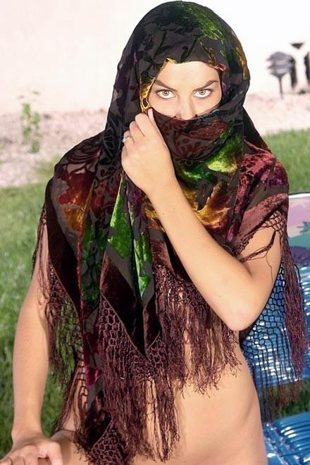 18P Exotic indian teen stripping outdoors