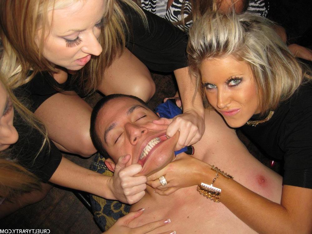 16P Horny chicks banging a male stripper
