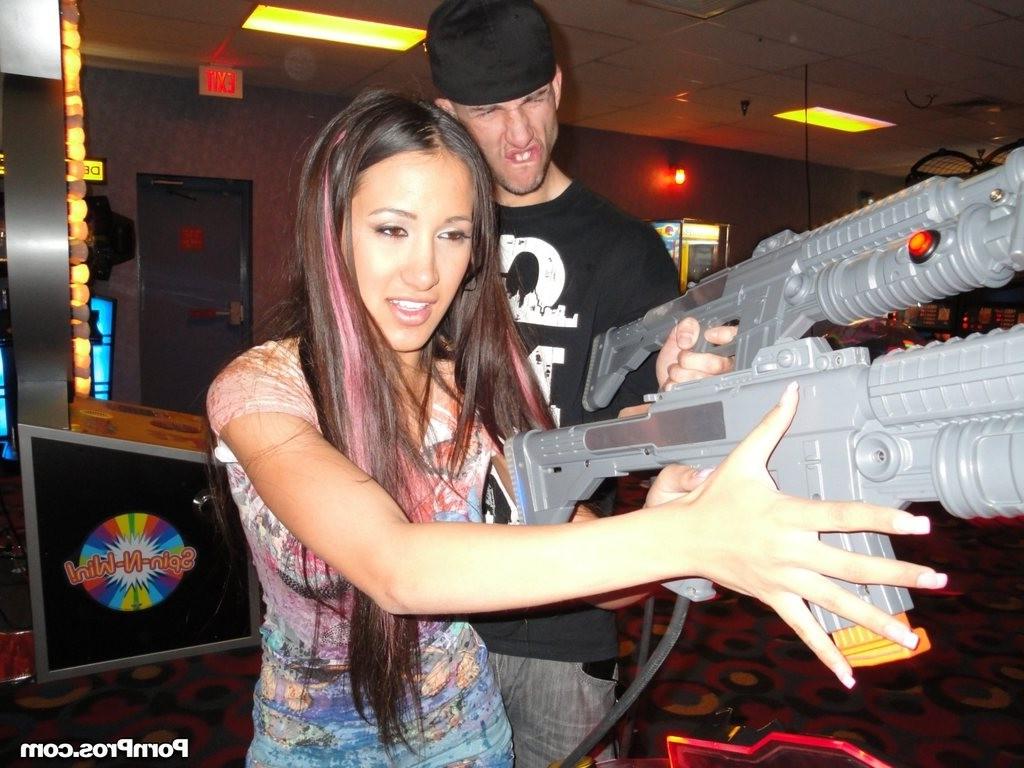 16P Pornbabe Amia Miley has fun with her boyfriend