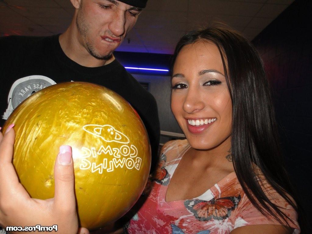 16P Pornbabe Amia Miley has fun with her boyfriend