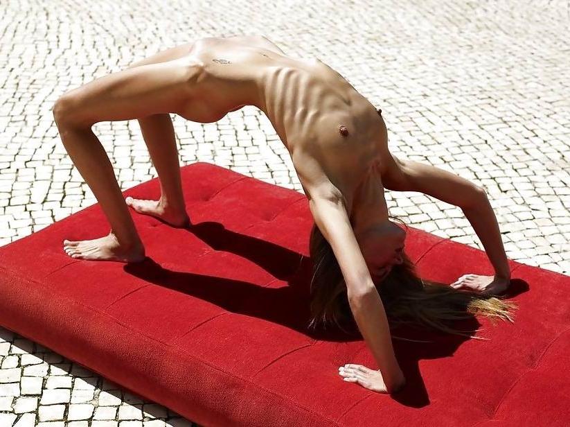 12P skinny anorexic girls posing and in action