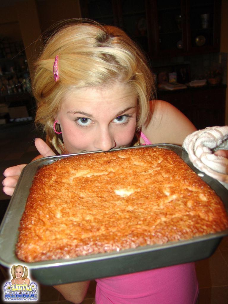 15P Naked eighteen year old gets messy baking a cake