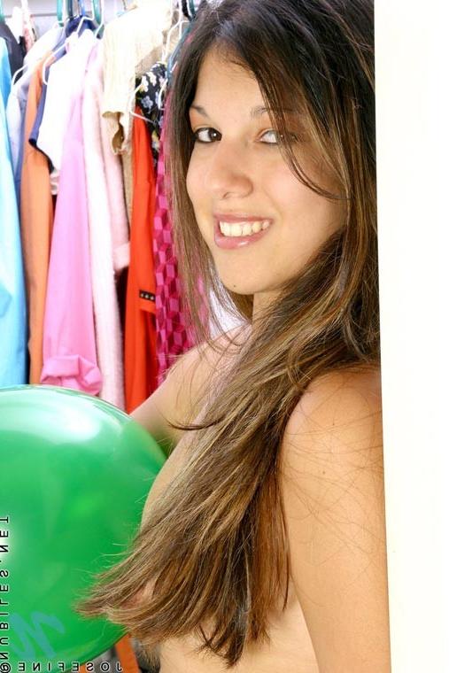 10P See this girl talk about her boobies and her sexlife
