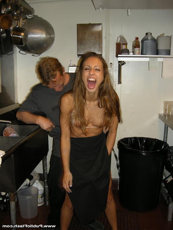 16P Petite Exhibitionist Strips Naked in Smoothie Shop
