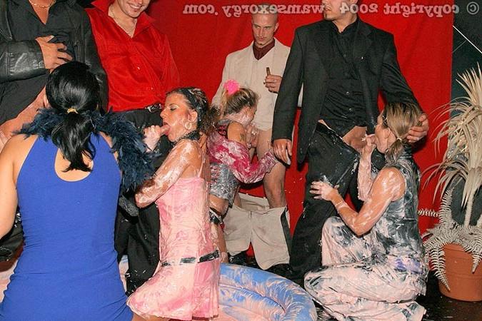 16P WIld and messy cocksucking at public party