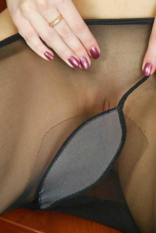 16P Innocent Ann in pantyhose