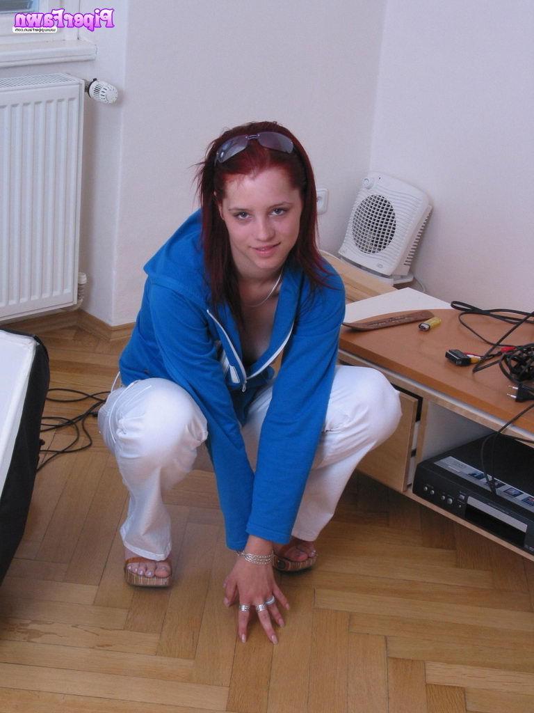 16P Busty redhead teen shows tits