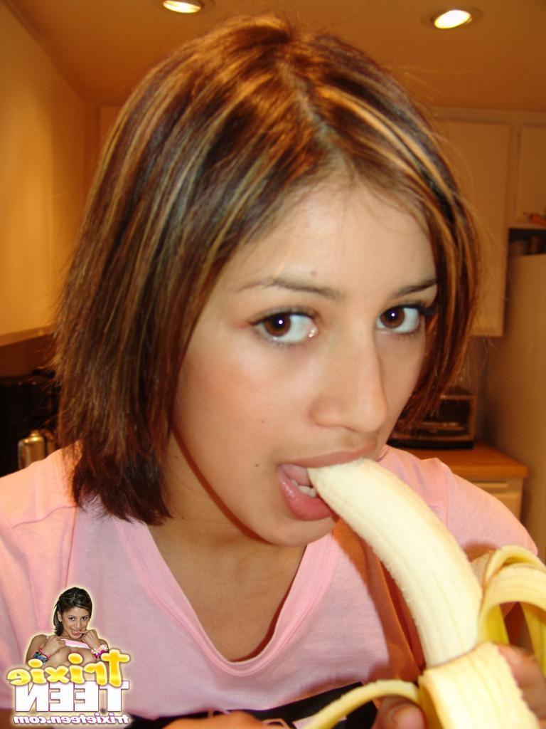 16P Brunette amateur teenie sucks on a banana sexy