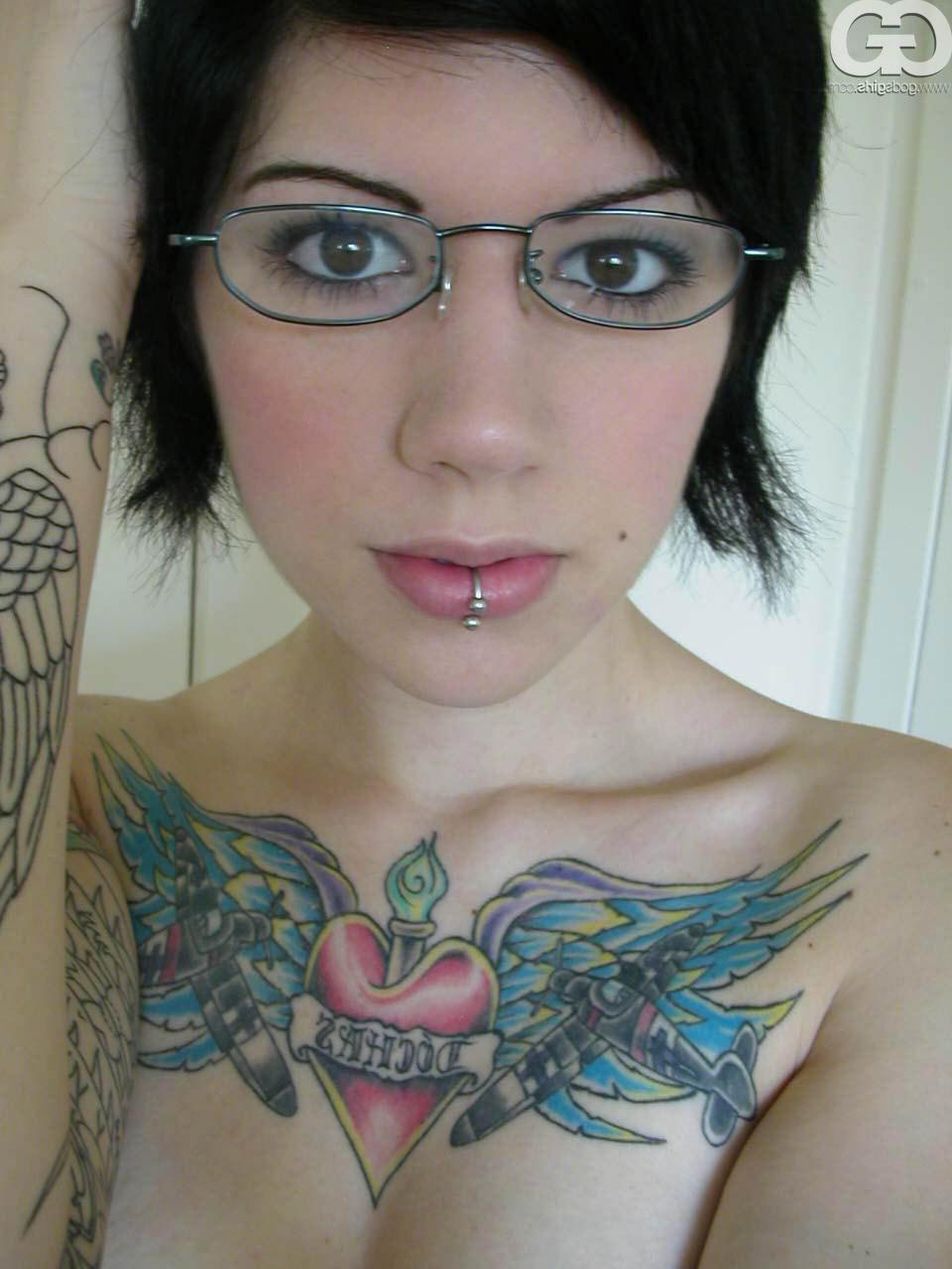 19P Extreme tattoo and piercing