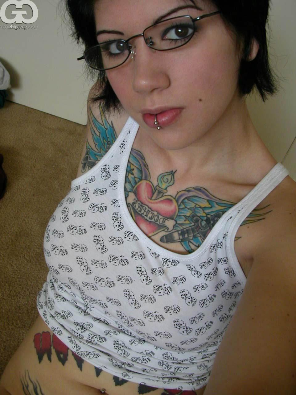 19P Extreme tattoo and piercing