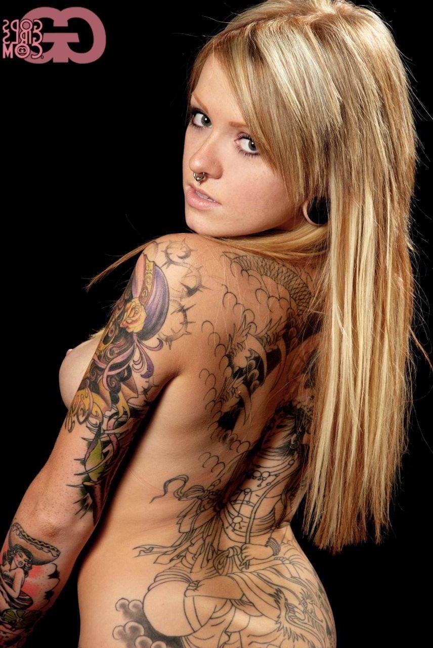 15P Extreme tattoo and piercing