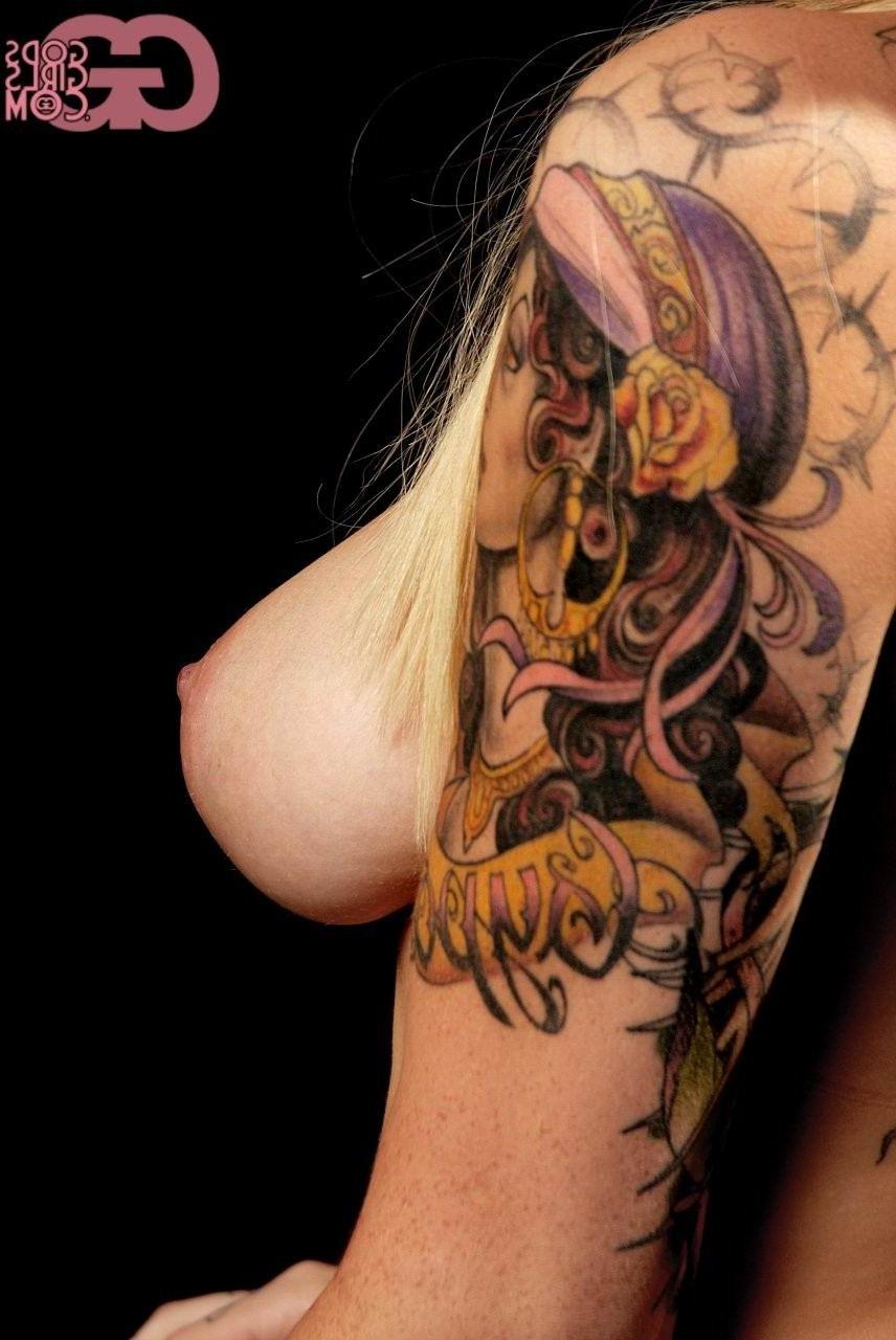 15P Extreme tattoo and piercing