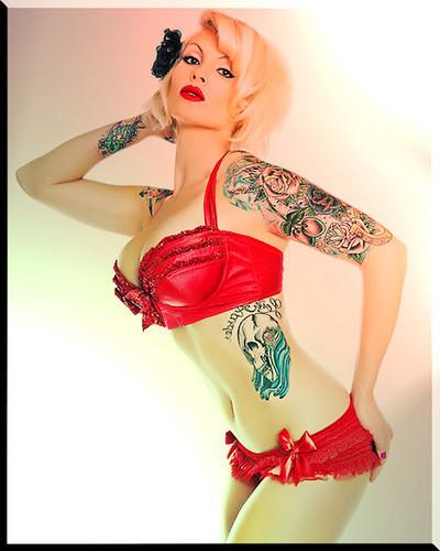 11P Extreme tattoo and piercing