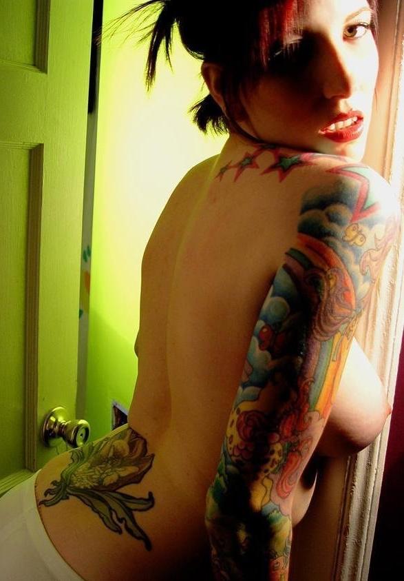 11P Extreme tattoo and piercing