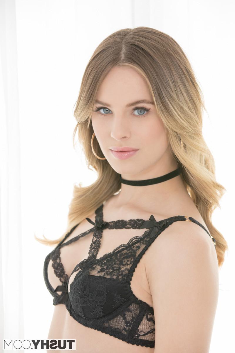 15P Jillian Janson shares hers boyfriend with Jaye Summers