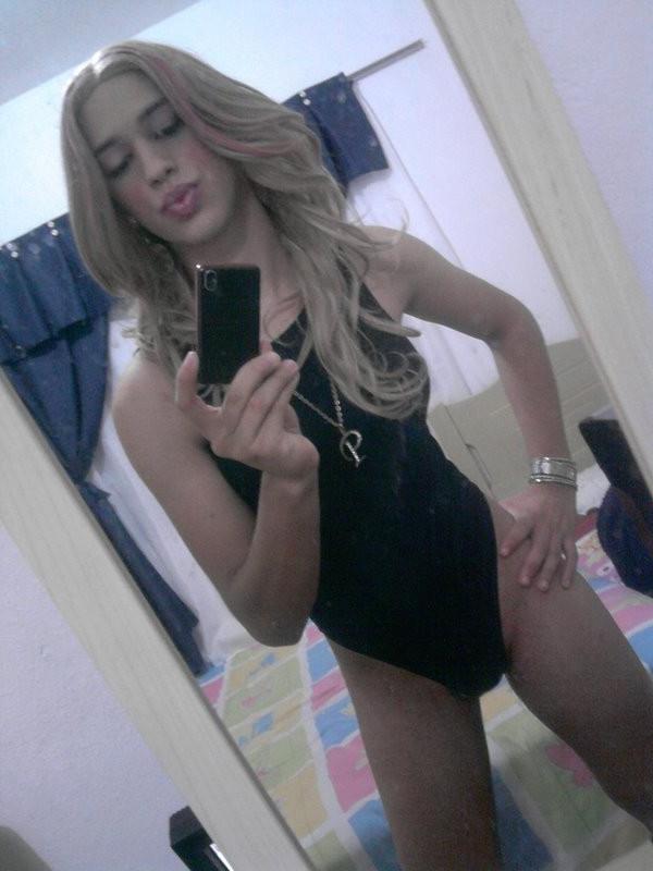 15P Real Tranny Gfs posing and showing big cocks
