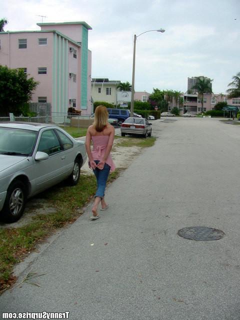 12P Older blonde tranny with hot body sucks and bangs some dude