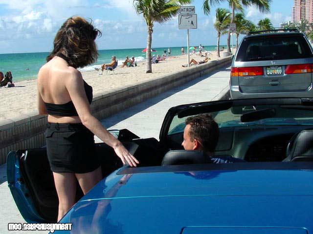 12P Hot pick up at the beach with a cute trany getting some action