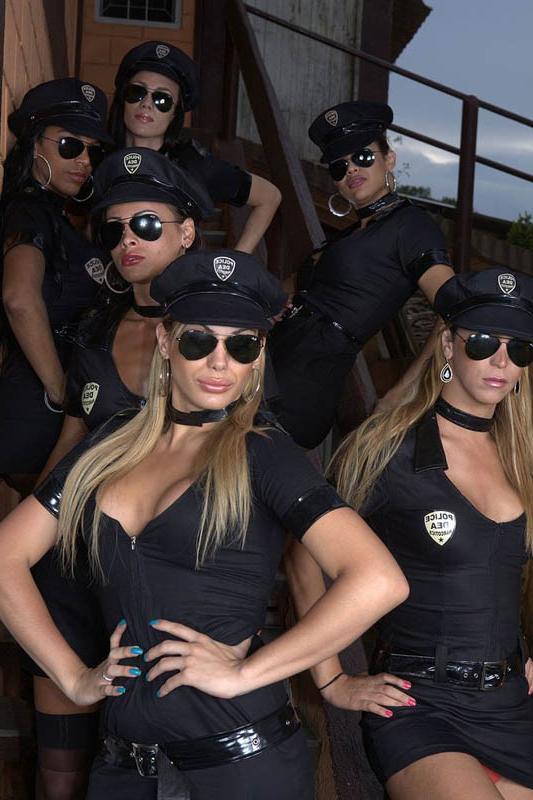 15P Tranny Cops Gangbang Suspect