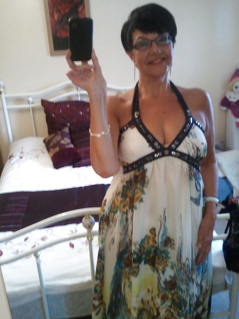 25P Sexy GILF Jean