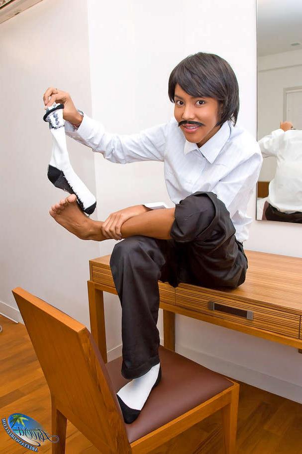 15P Ladyboy Areeya doing some reverse crossdressing