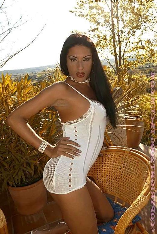 16P Exotic transdiva banged in the open by lucky guy