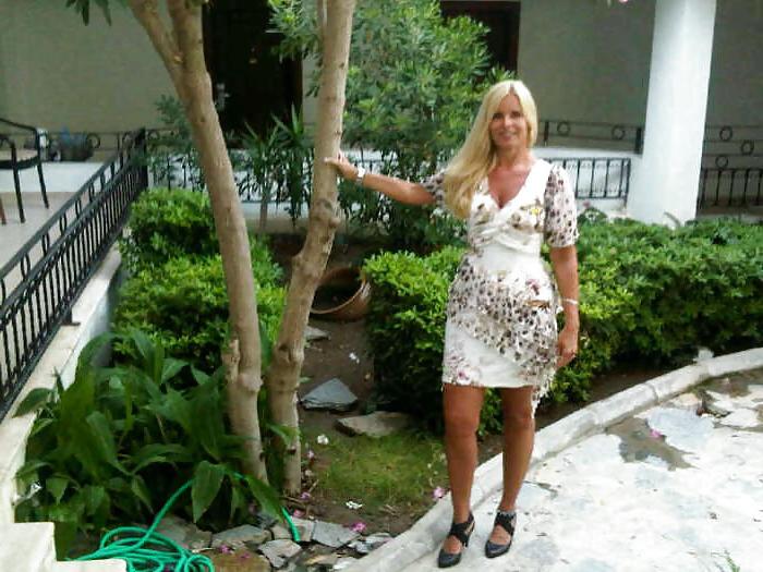 16P Nancy sexy mature slut and mom 2