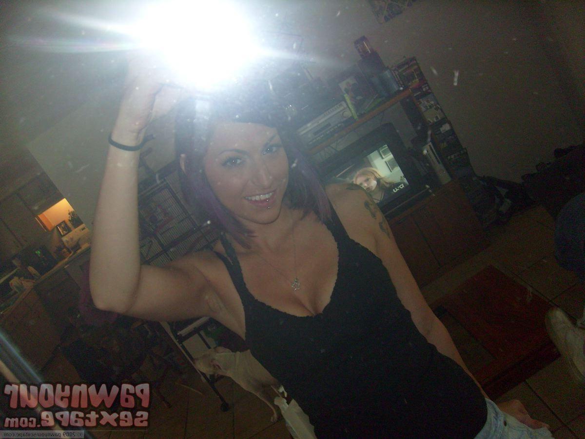 15P Sweet babe Layla plays some video games and her boyfriend snaps nude pics of her