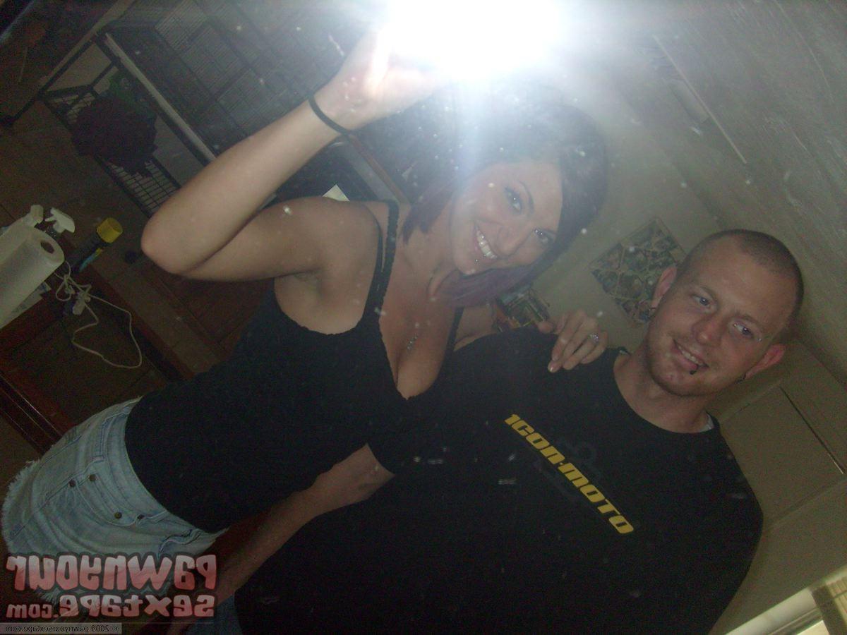 15P Sweet babe Layla plays some video games and her boyfriend snaps nude pics of her