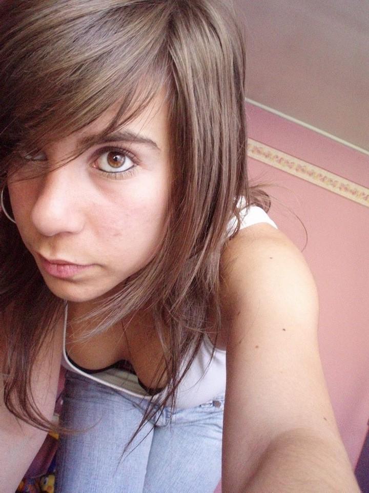 15P Some young exgf taking picture of their nude sexy body