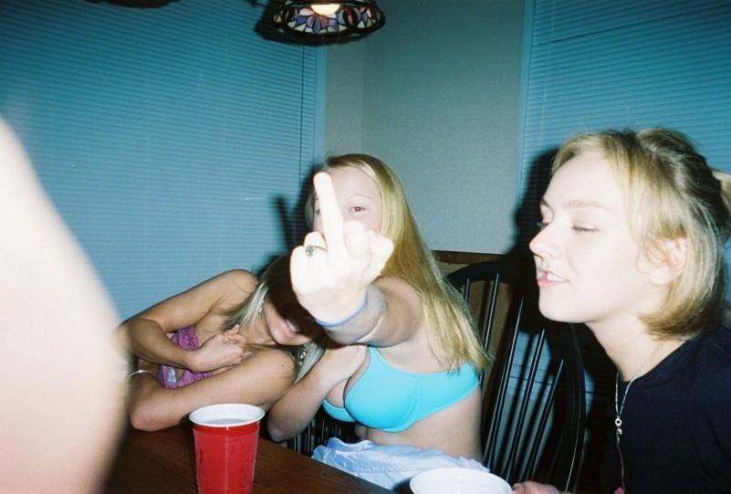 15P Hot amateur busty girls posing naked with no shame