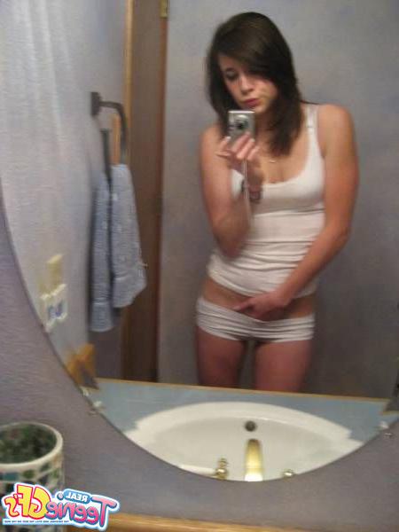 15P Cute teen girlfriends posing for pictures