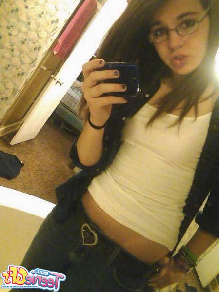 15P Cute teen girlfriends posing for pictures