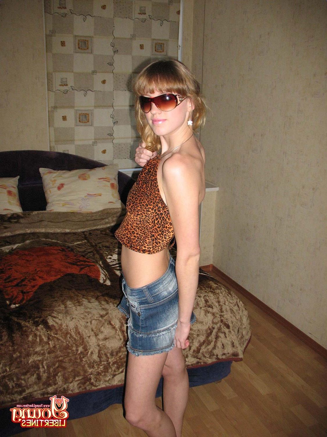 16P Amateur small teen in sunglasses nude