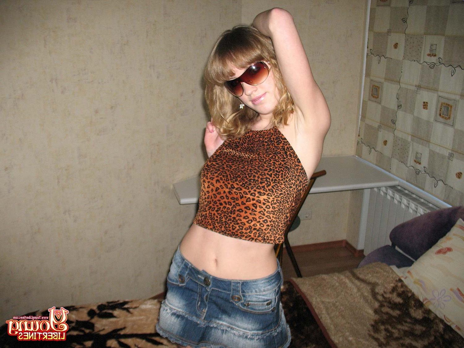 16P Amateur small teen in sunglasses nude