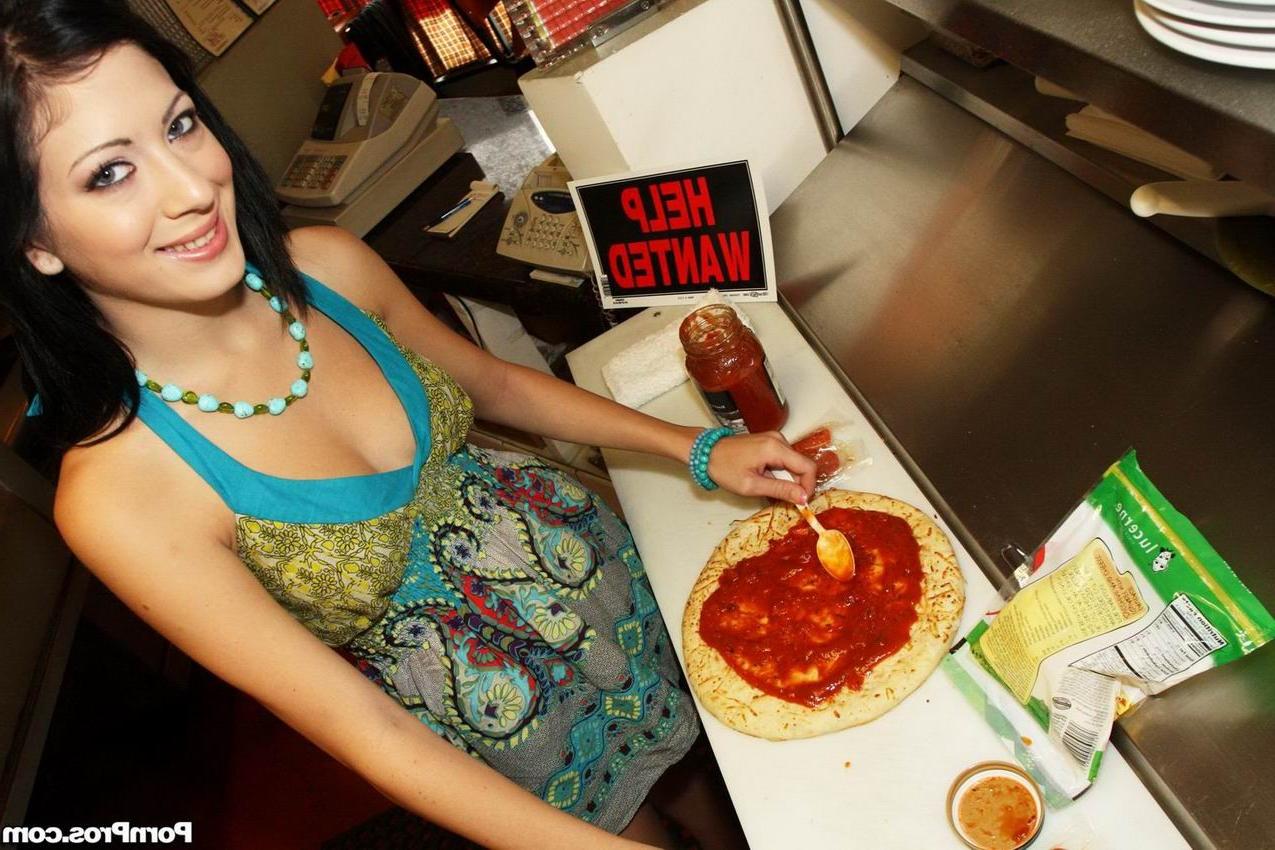16P Hot teen gets her pizza blown away by experienced cock