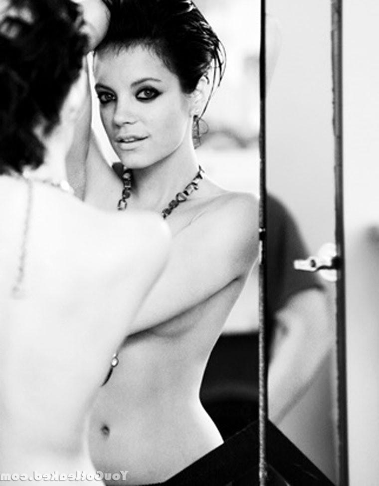 10P Lily Allen – Posing Topless